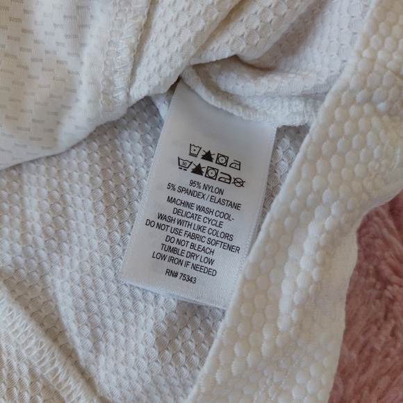 Tommy Bahama Golf Women's Quarter Zip Longsleeve Size Meduim - Picture 6 of 8